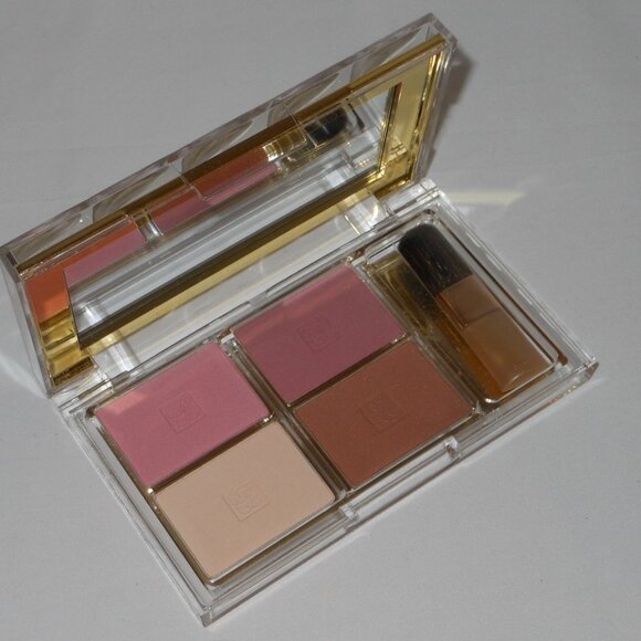 Estee Lauder Deluxe All Over Face Compact - Picture 2 of 4